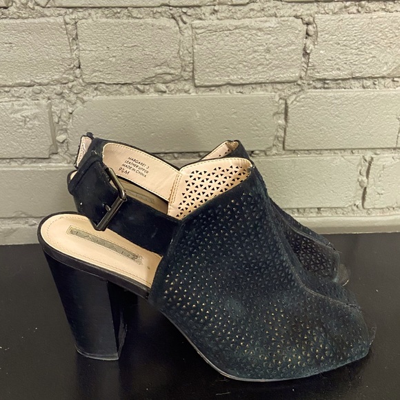 Size 9 Open Toed Strap Heels - Picture 1 of 3